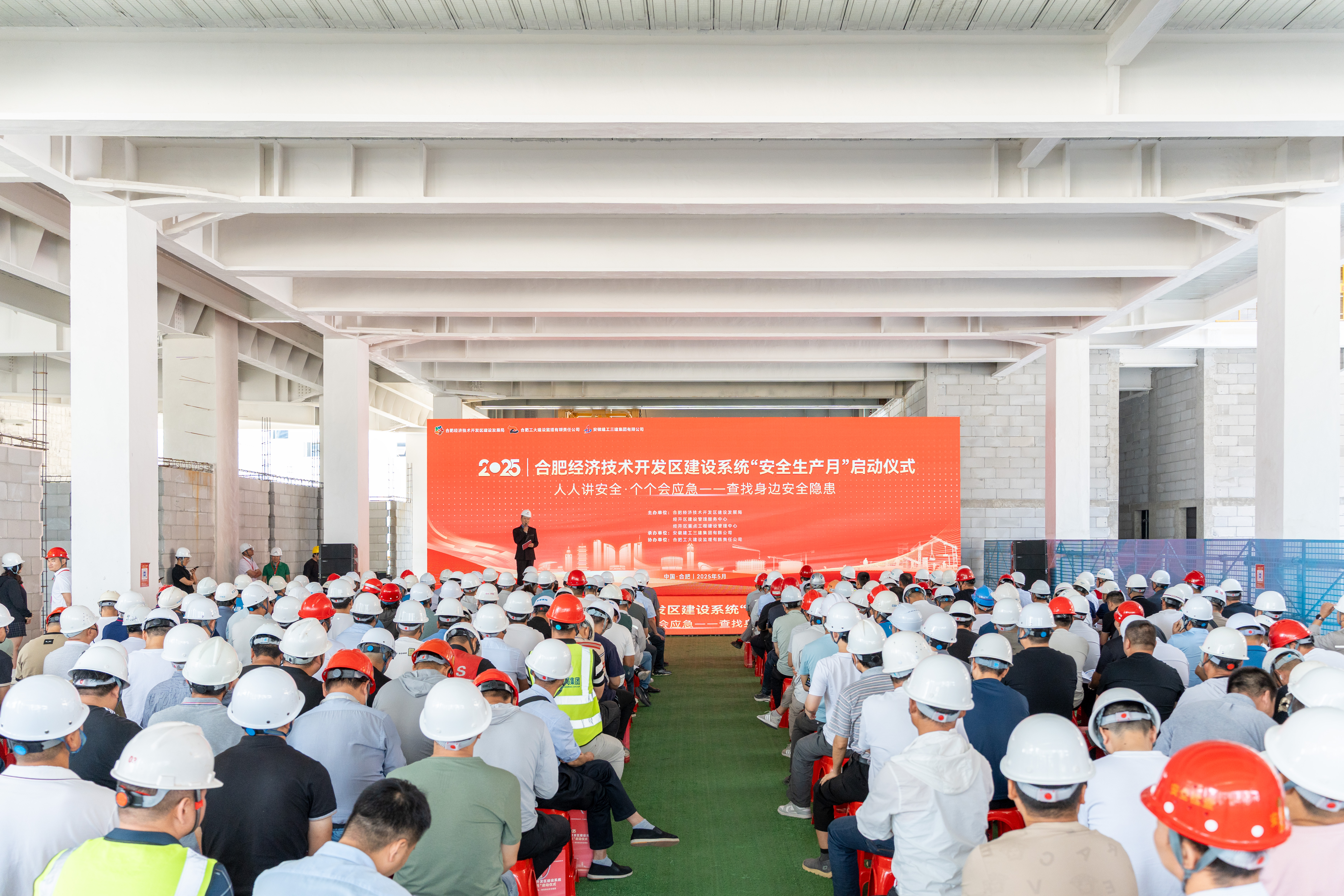 NIC04624.jpg NIC04624.jpg